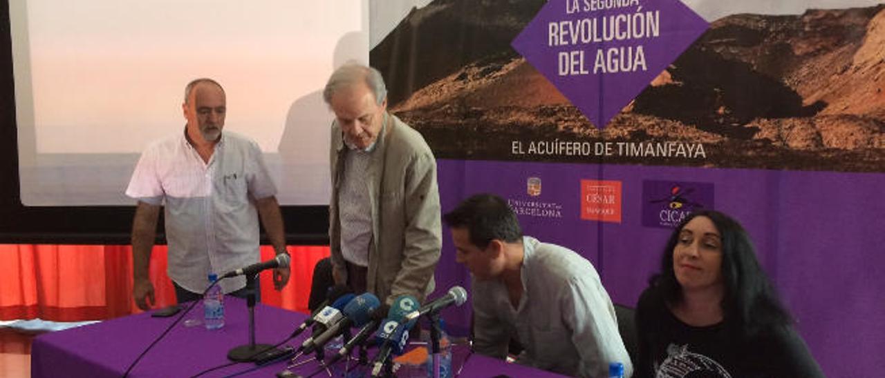 Pablo Ramírez, Carlos Soler, Carlos Meca y Griselda Martínez, ayer en la Sociedad Democracia.