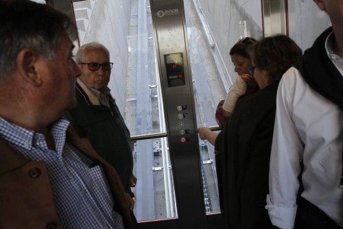 El primer ascensor urbano de Vigo ya está en marcha