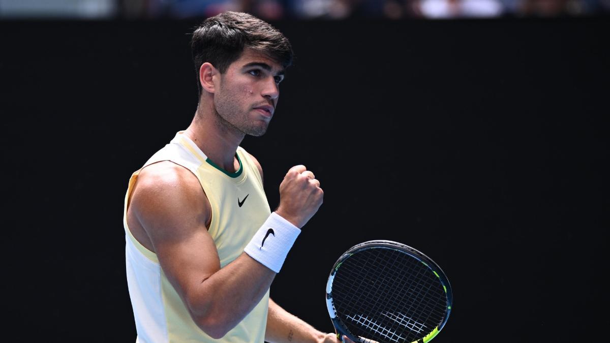 Alcaraz celebra la victoria a octavos de final