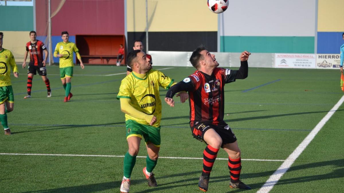 El Puente Genil suma de milagro ante Los Barrios (1-1)