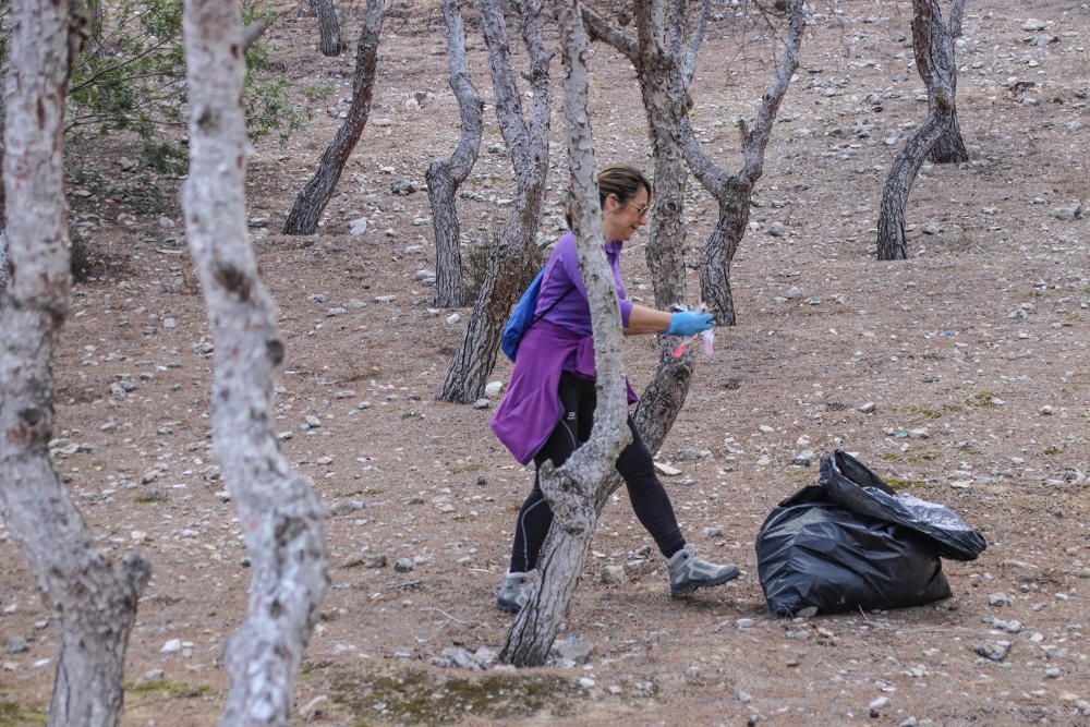 Voluntarios recogen 10 toneladas de basura de la s