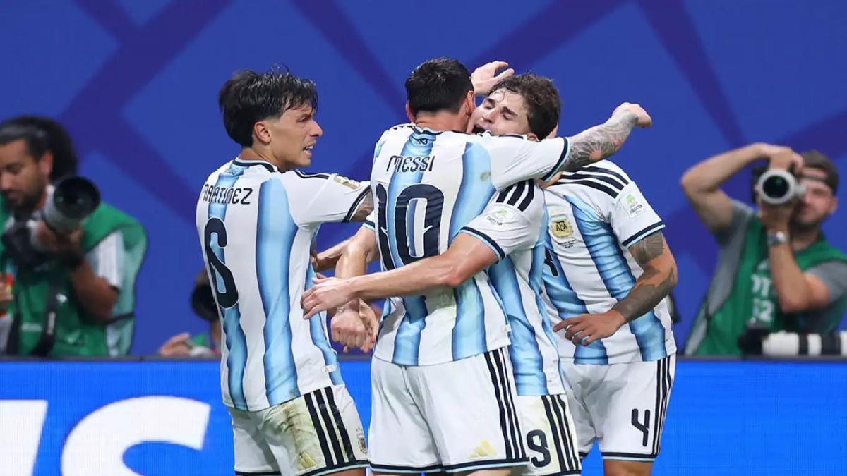 A qué hora juega Argentina vs Suiza hoy y dónde ver los cuartos del Mundial 2026 gratis por TV y en directo
