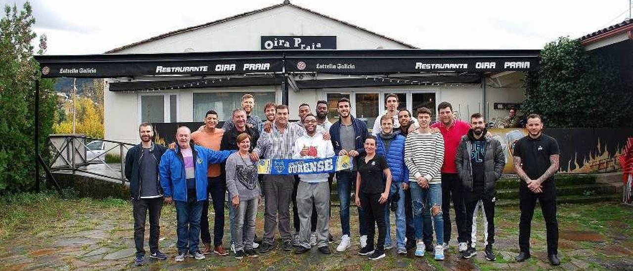 La plantilla cobista celebró esta semana una comida de confraternidad. // FdV