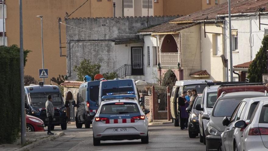 Els Mossos d&#039;Esquadra desnonen la veïna de 78 anys de Breda