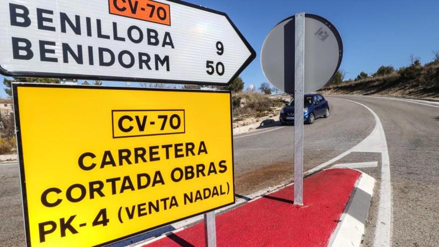 Los carteles que informan del corte de tráfico