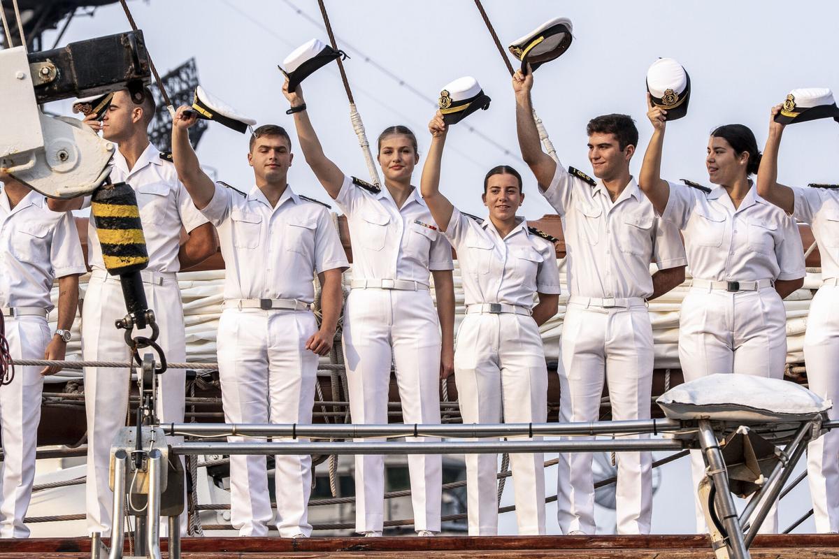 La llegada de la Princesa Leonor a Nueva York, a bordo del buque escuela 'Juan Sebastián Elcano', en imágenes La llegada de la Princesa Leonor a Nueva York, a bordo del buque escuela 'Juan Sebastián Elcano', en imágenes