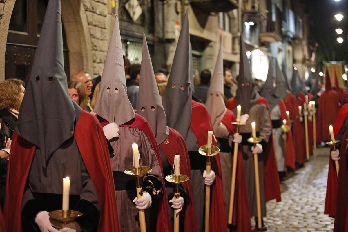Girona. Catedral Barri Vell. Processo del Sant enterrament 2025. Setmana Santa.