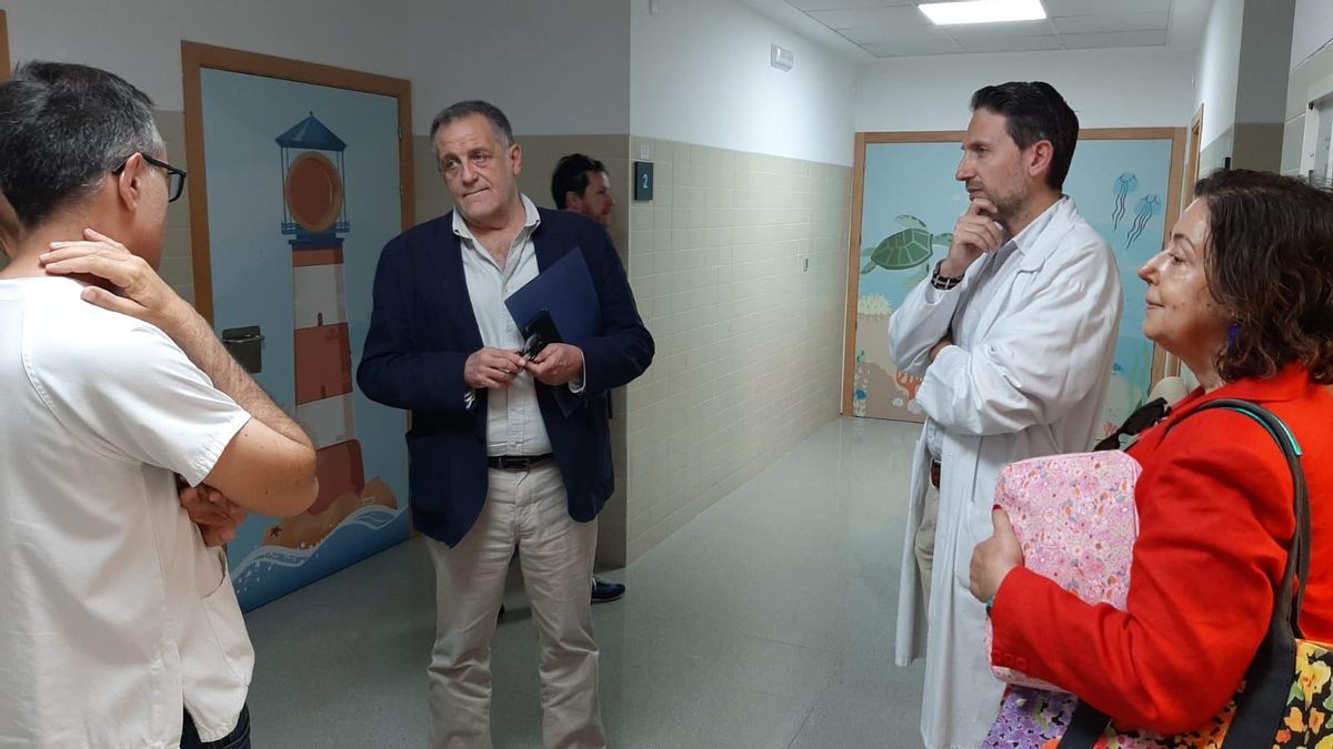 El director general de Salud Mental se reunía con los directores del área en Elche, Torrevieja y Orihuela para anunciar la apertura este año de la unidad infaltil del General ilicitano