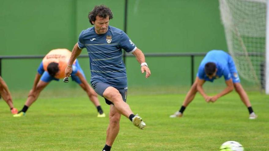 Luisito en un entrenamiento en el campo de A Seca. // Gustavo Santos