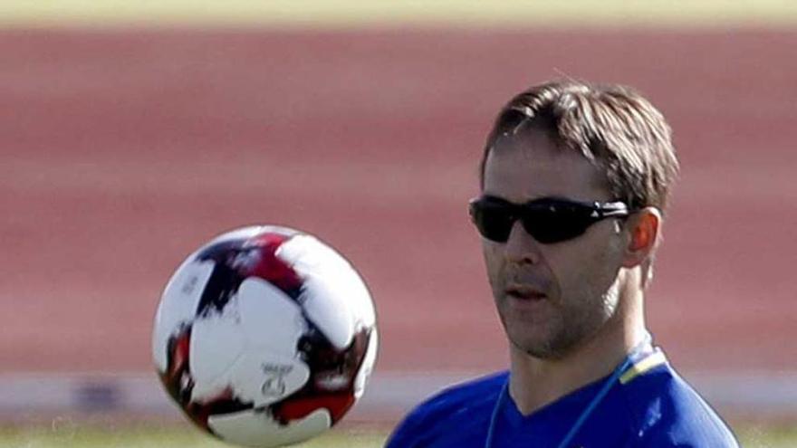 Julen Lopetegui, durante el entrenamiento de ayer en Las Rozas.