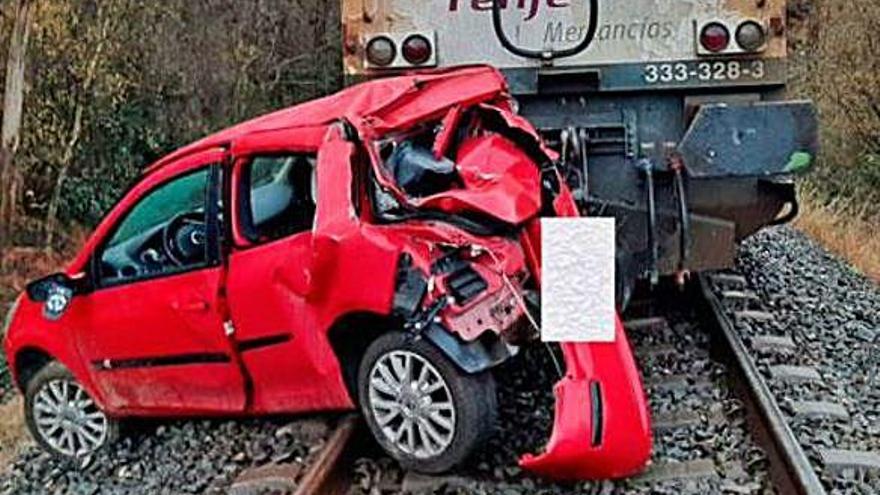 Arrastrado medio kilómetro por un tren en La Coruña