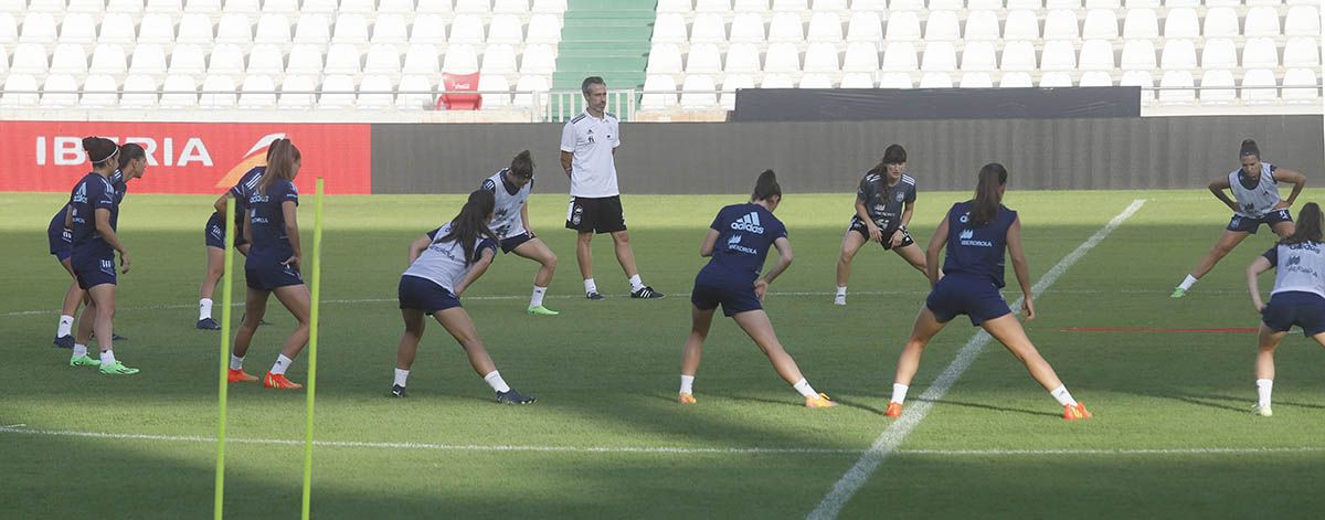 Las imágenes del entrenamiento del la selección española femenina de fútbol en El Árcangel