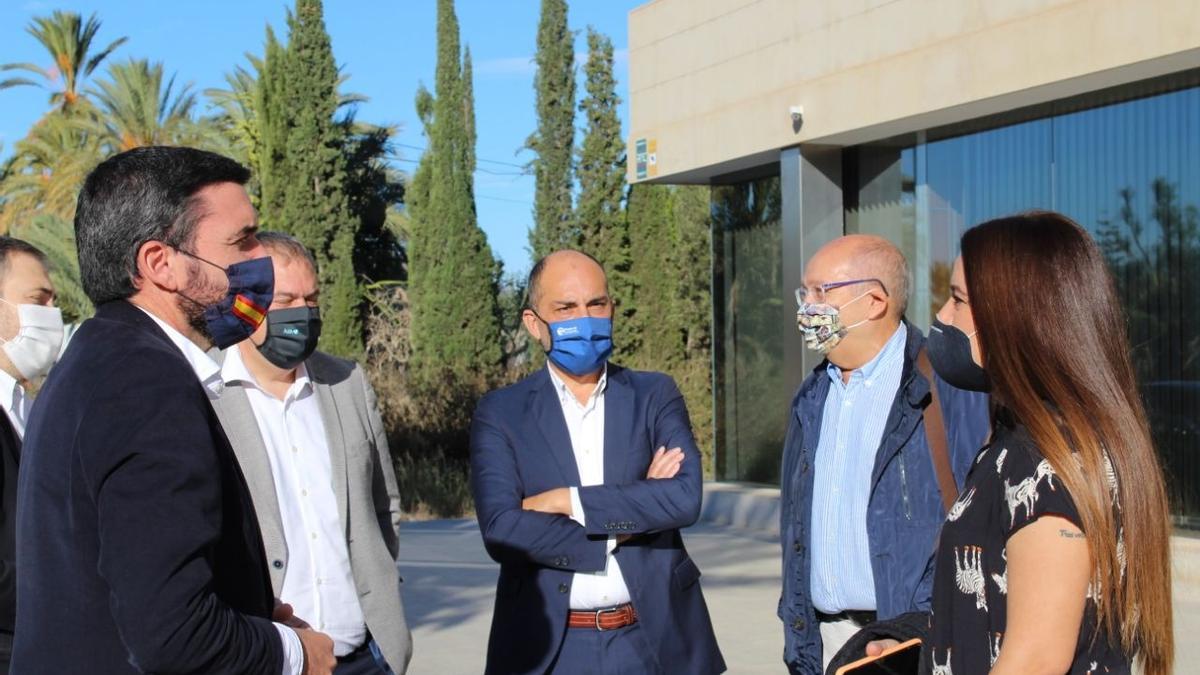 Un instante de la reunión celebrada hoy con los regantes.