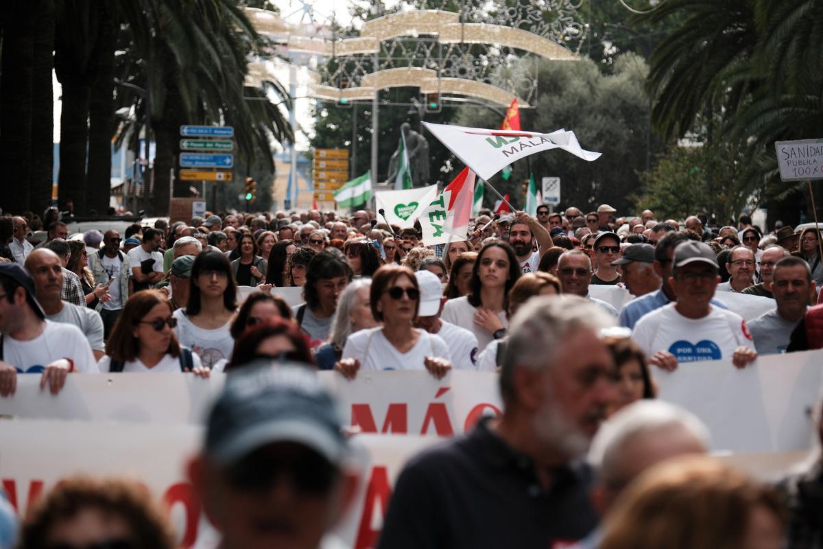 Manifestación en defensa de la sanidad pública convocada por la Marea Blanca