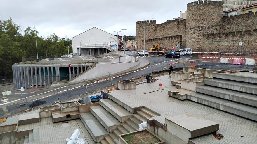 La puesta en marcha de cámaras de vigilancia en dos aparcamientos de Plasencia se retrasa