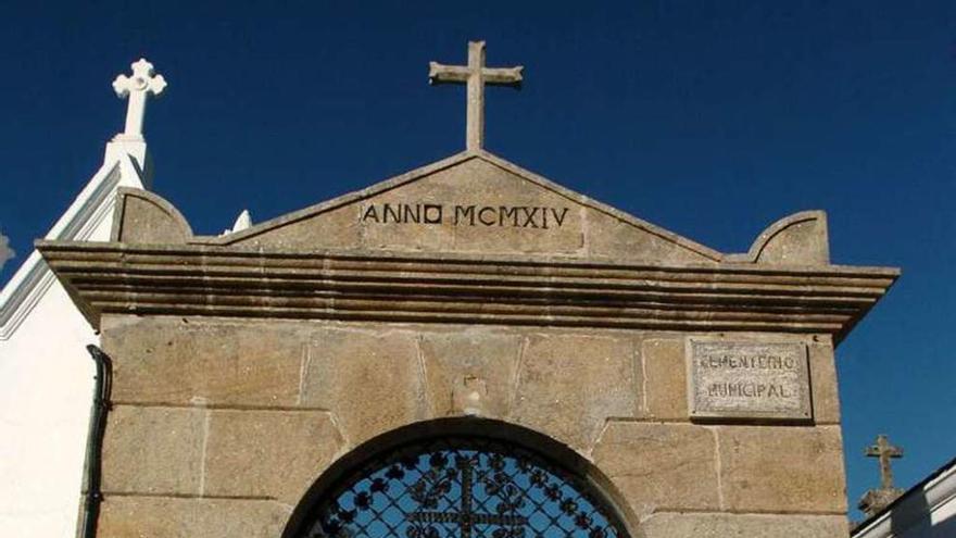 Entrada del cementerio de San Xoán. // Gustavo Santos