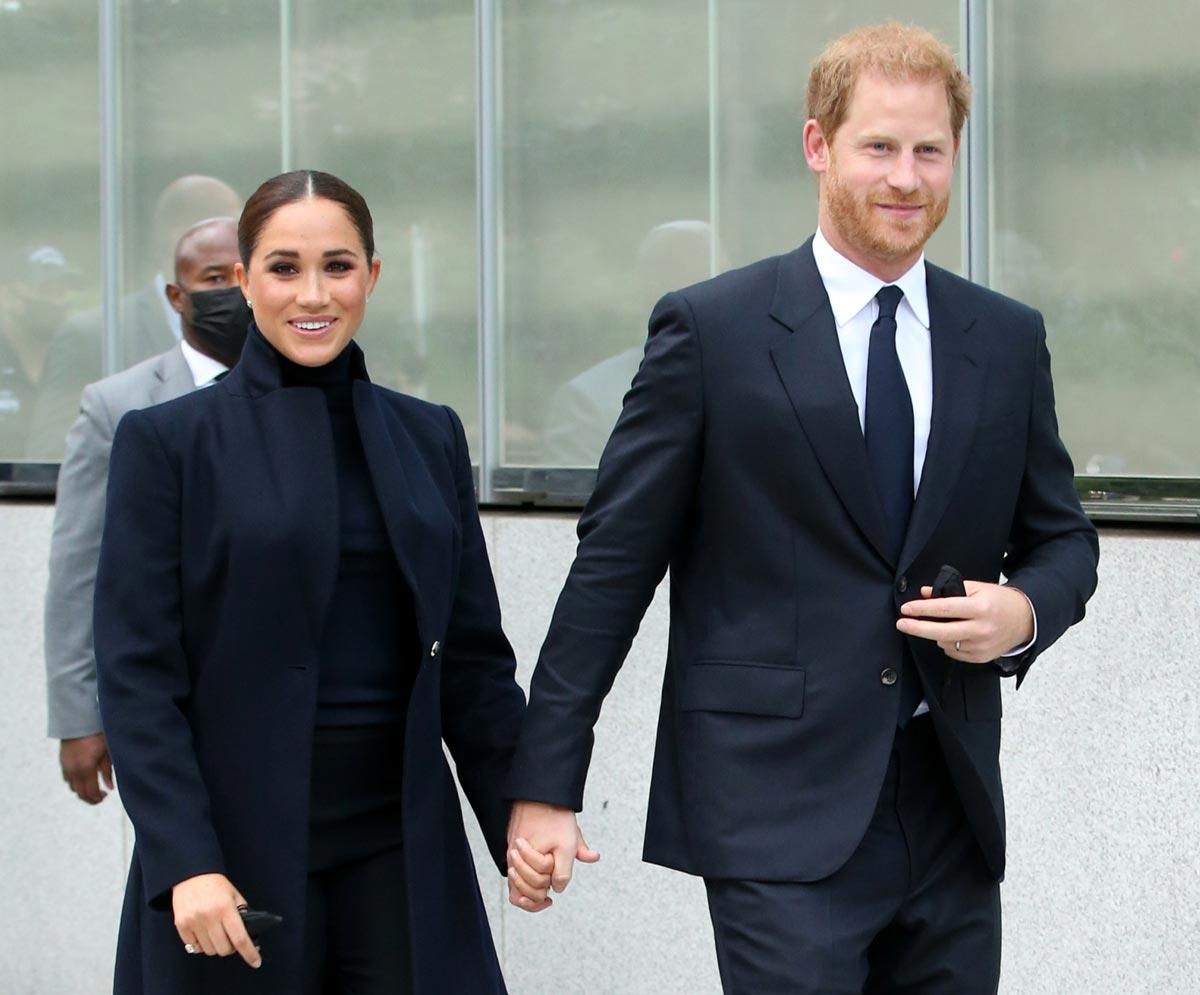 Meghan Markle y el príncipe Harry, con looks a juego en azul marino, en Nueva York