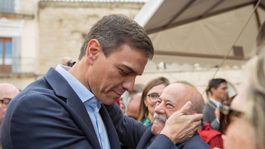 Pedro Sánchez dice que el PSOE extremeño está en condiciones de ampliar su mayoría