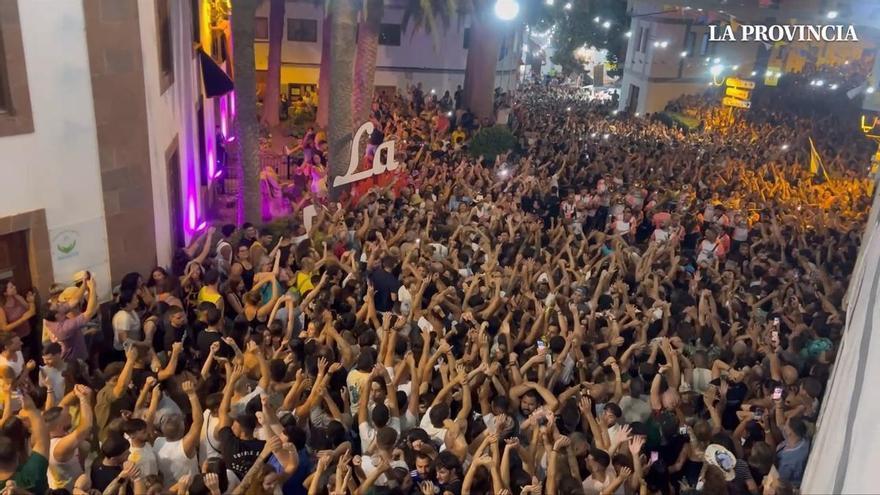 El volador de La Diana marca el inicio de más de 20 horas de fiesta sin freno en Agaete