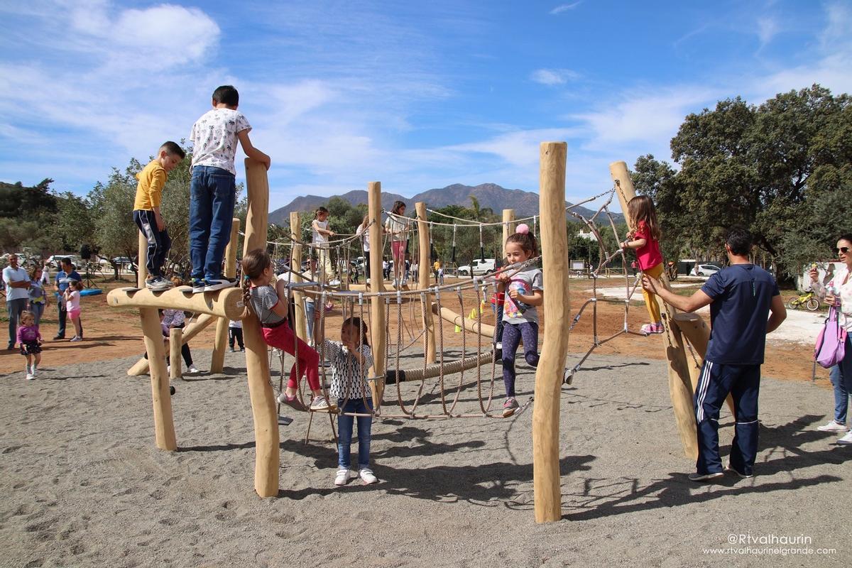 Los niños cuentan con zonas multiaventura y contarán con una gran tirolina.