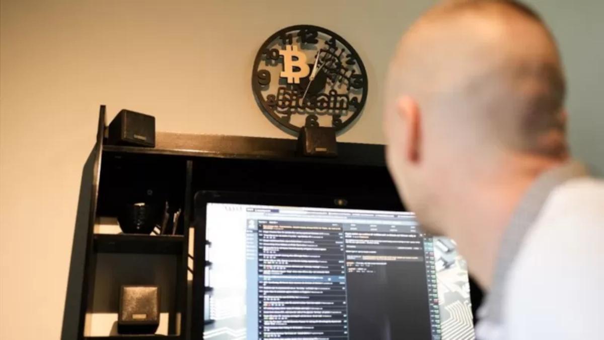 Este hombre quiere desenterrar un viejo disco duro con miles de Bitcoins