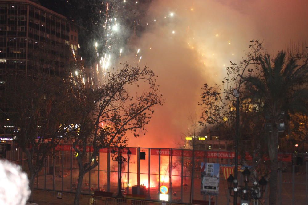 Fallas 2020. Mascletà nocturna del día 7