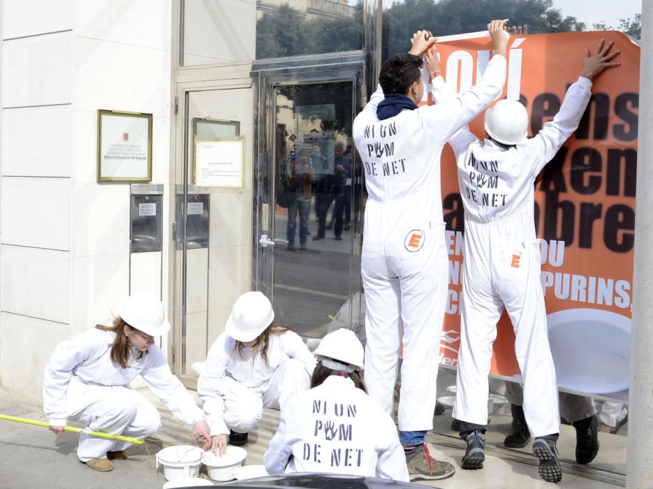 Protesta a Figueres per l'allau de noves macro-granges