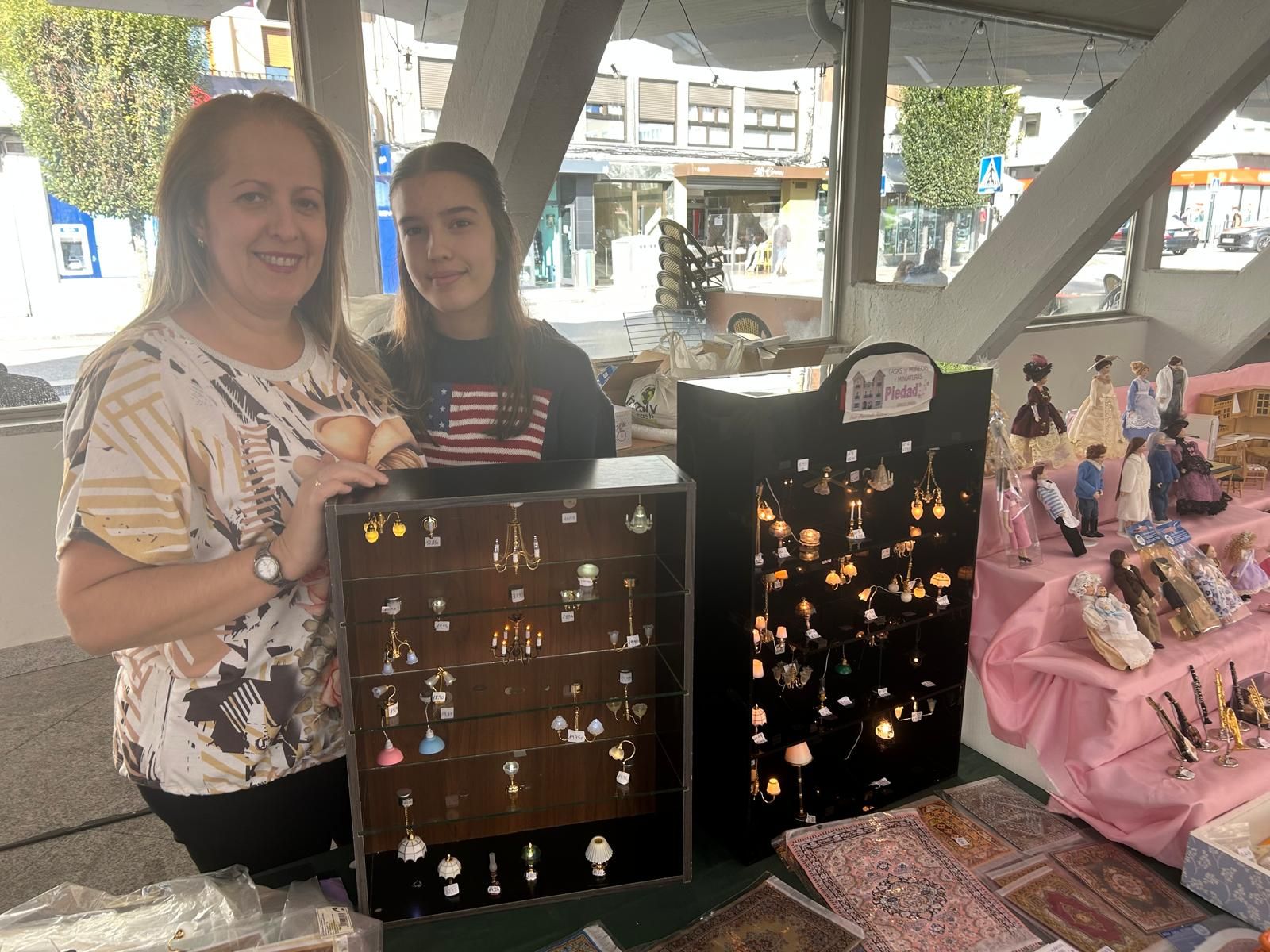 Feria de miniaturas de casas de muñecas en Pola de Siero