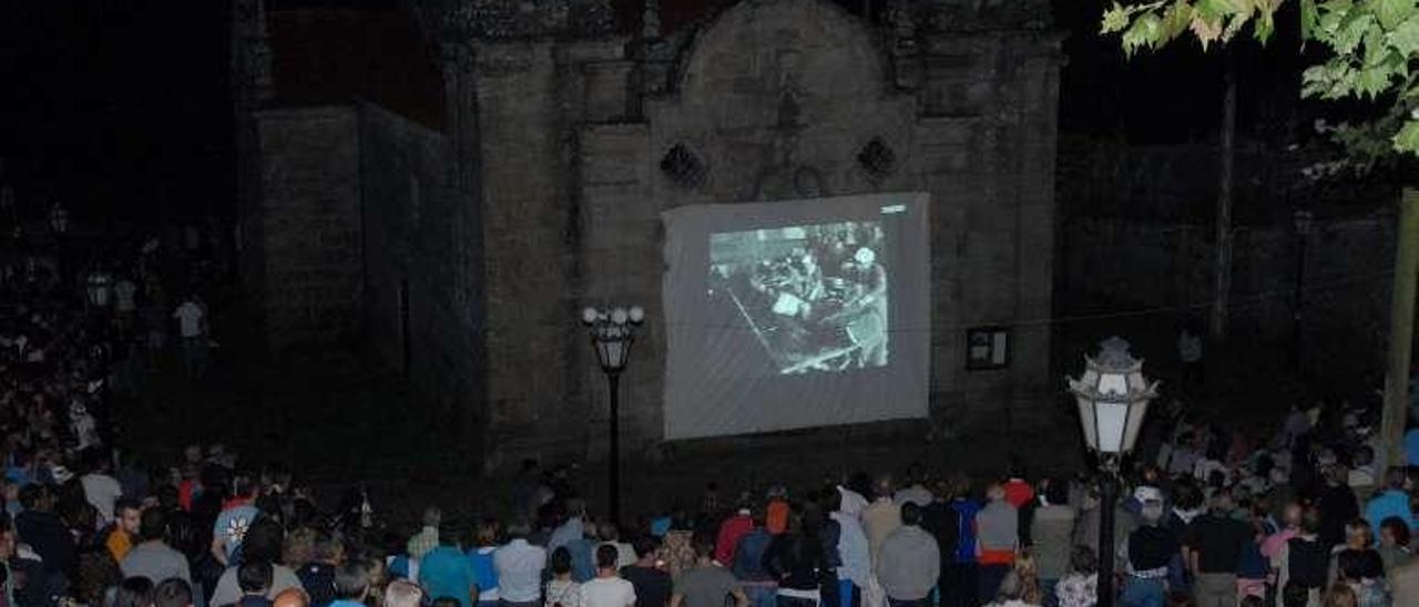 El acto de inauguración de la romaría siempre es concurrido. // G.N.