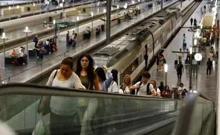 Los viajeros ya pueden usar los nuevos abonos gratuitos de Renfe