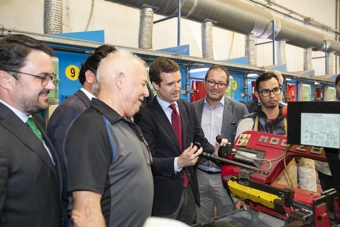 15.04.19. Las Palmas de Gran Canaria. El líder del PP y candidato a presidente del Gobierno, Pablo Casado, visita el centro de formación técnico-profesional del metal de Las Palmas de Gran Canaria, Femepa, acompañado por los dirigentes del partido en Canarias, Asier Antona y Australia Navarro. Foto Quique Curbelo  | 15/04/2019 | Fotógrafo: Quique Curbelo