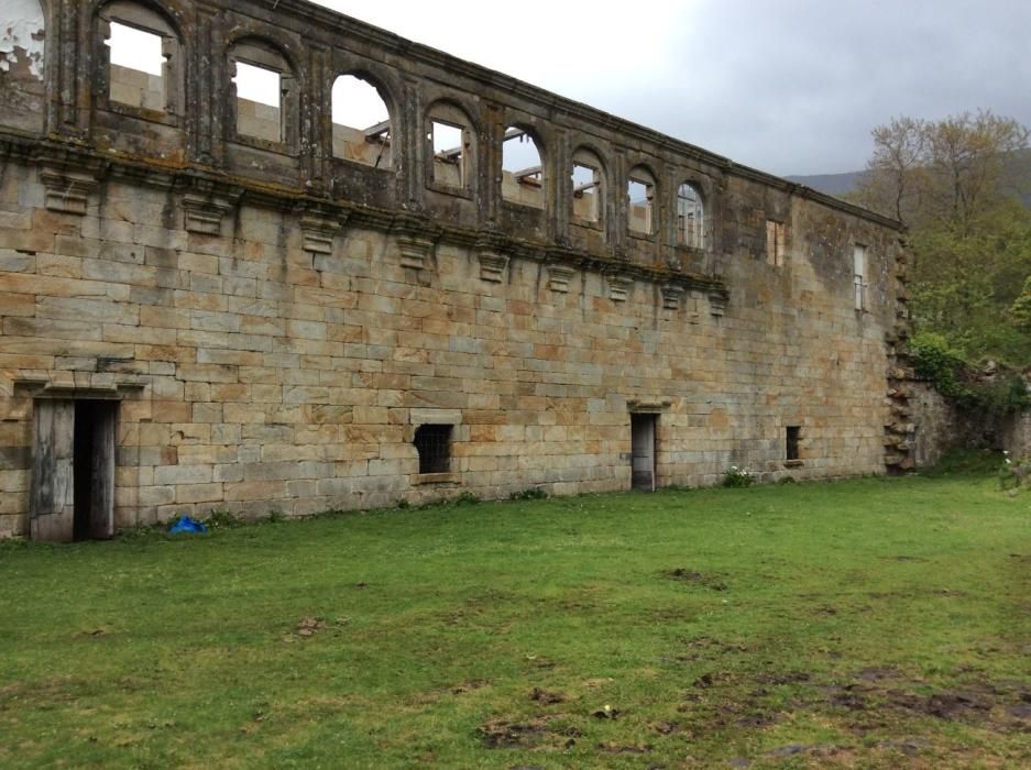 Conoce los secretos del monasterio de Oia. // M. Clavero