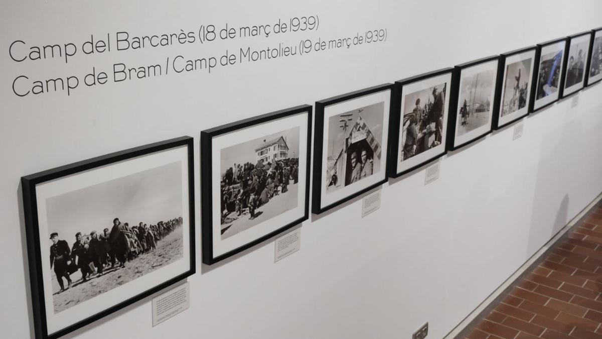 Diverses fotografies de Robert Capa exposades al MUME en una mostra temporal sobre els exiliats a Argelers i el Barcarès