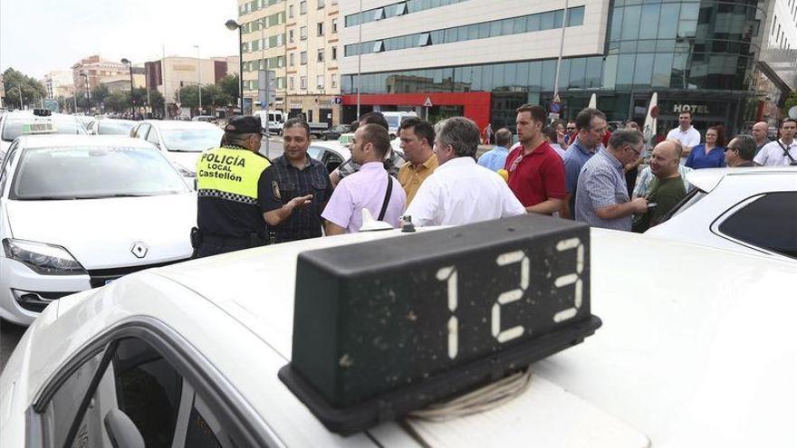 Las licencias VTC en Castellón sextuplican las permitidas por ley