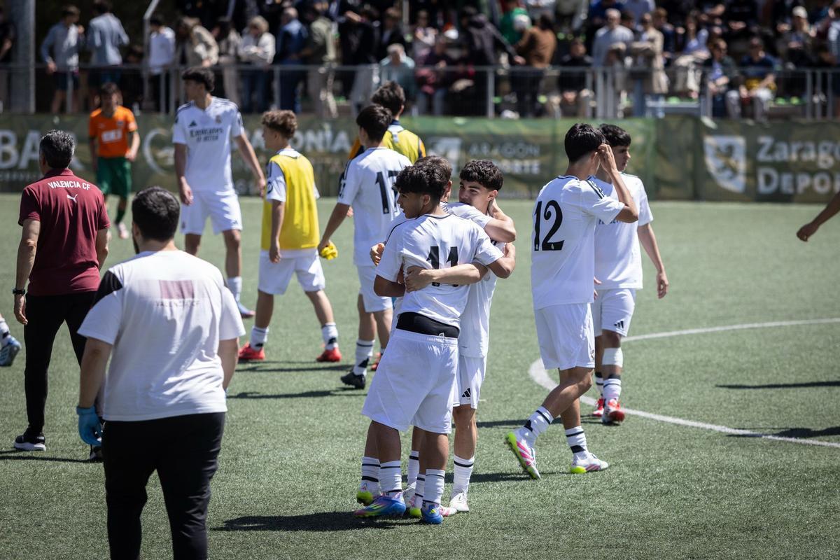 En imágenes | Así ha sido la gran final del Torneo Cesaraugusta de Zaragoza entre el Real Madrid y el Valencia En imágenes | Así ha sido la gran final del Torneo Cesaraugusta de Zaragoza entre el Real Madrid y el Valencia