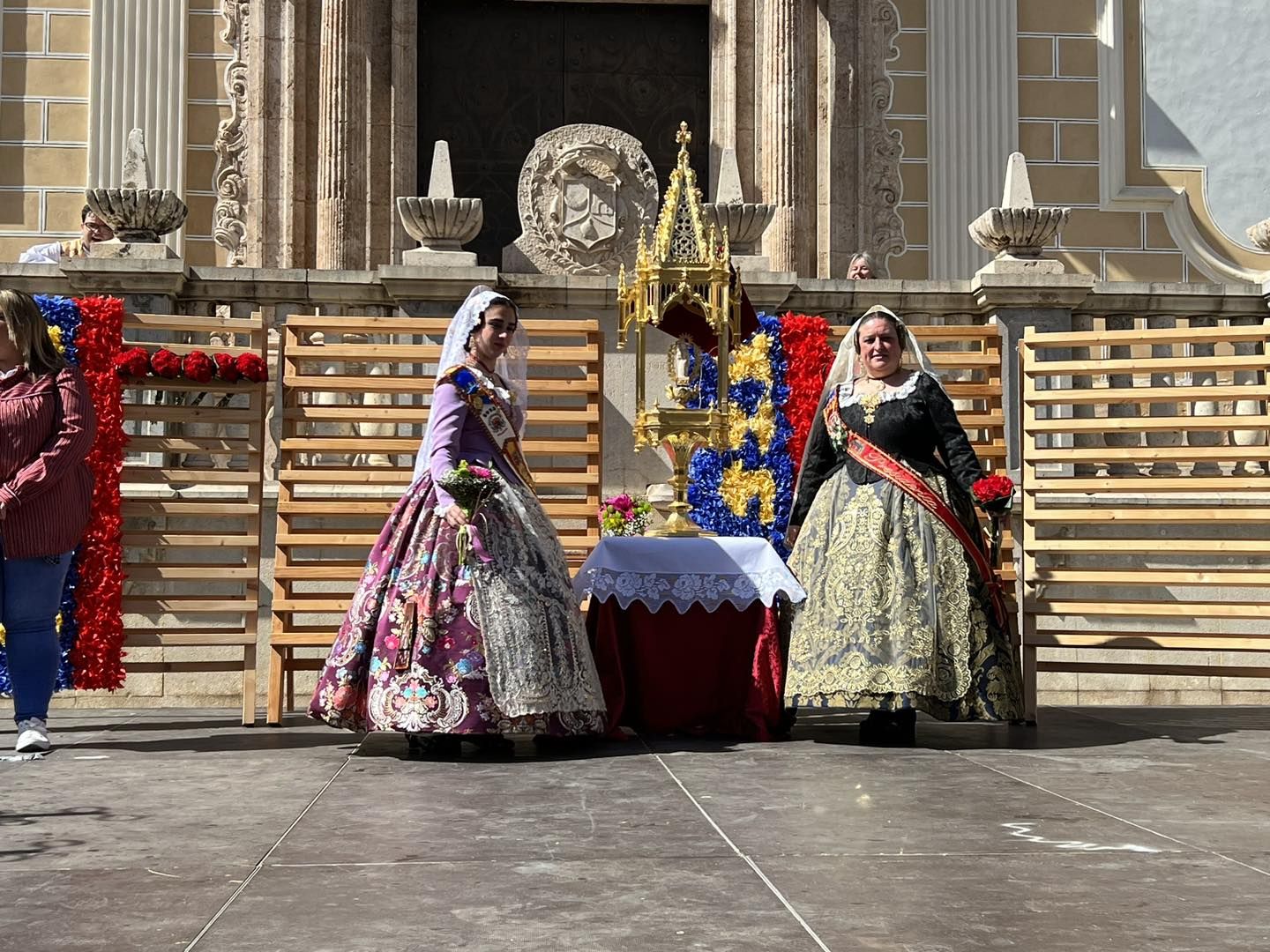 Benaguasil celebra su tradicional Ofrenda a la Mare de Déu de las Fallas de 2023