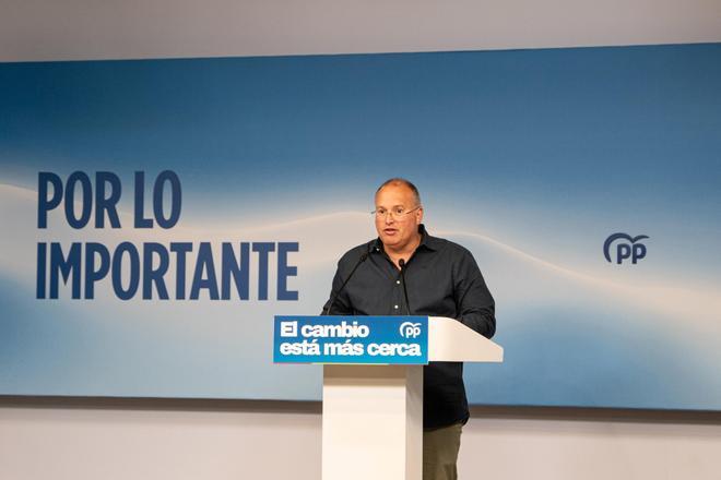 Tellado se remite a las explicaciones de Ayuso sobre el ático y arremete contra el Gobierno: "Se han pagado pisos a sobrinas de ministros"