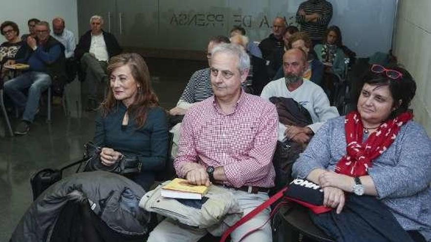 Público asistente al acto, que llenó la sala habilitada en el centro Valey de Piedras Blancas.