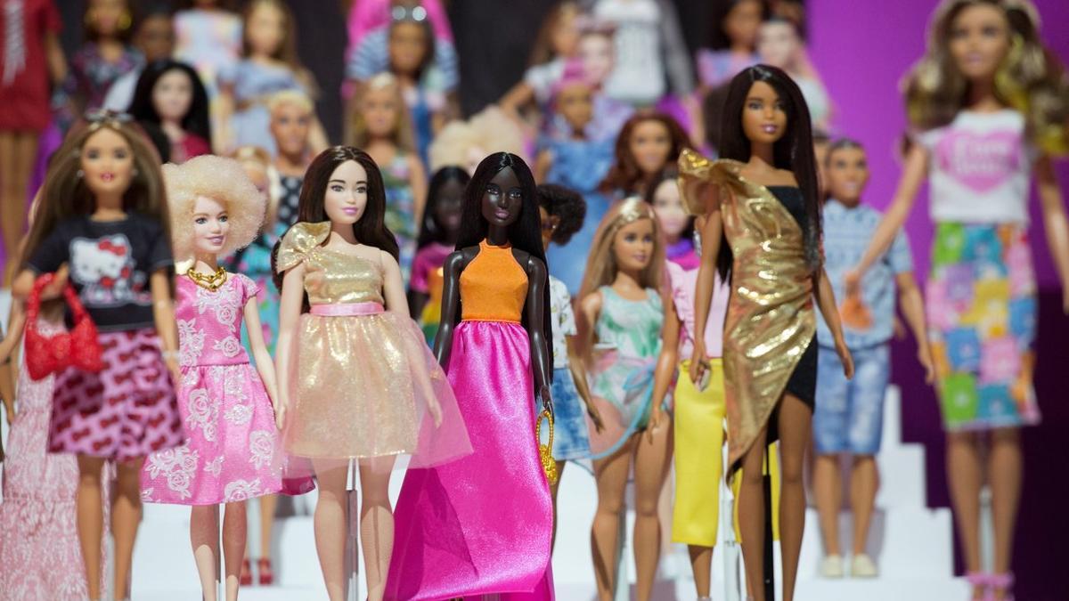 Docenas de muñecas Barbie en la feria del juguete de Nueva York, en el 2018.