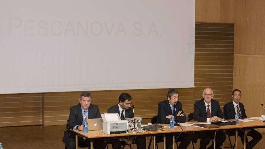 El consejo de administración de Pescanova S.A., ayer, durante la junta. // Cristina Graña