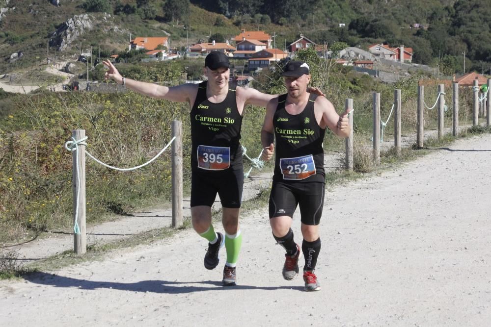 Roberto Riobó y Beatriz Fernández triunfan en la media maratón de la Costa da Vela