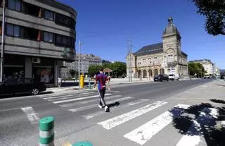 La calle de A Estrada que ya se cruza con miedo: un nuevo atropello en Benito Vigo