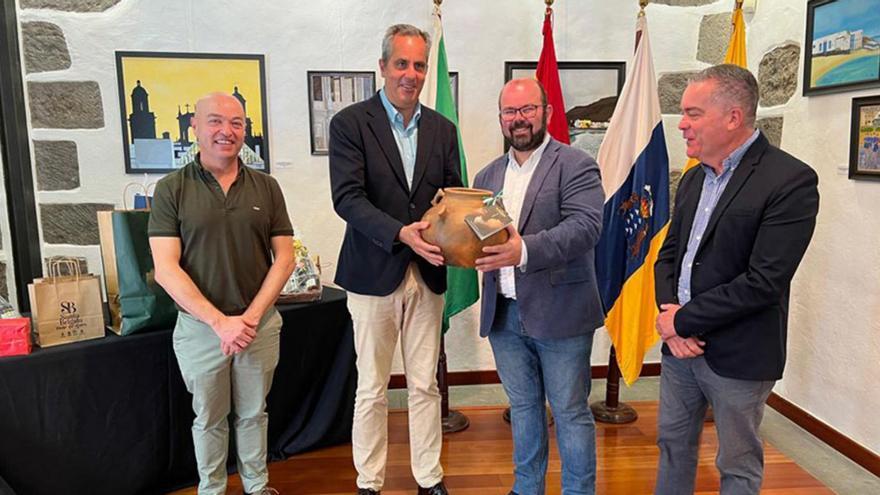 Cariñena refuerza sus lazos con Santa Brígida en el marco de la Asamblea General de Acevin.  | SERVICIO ESPECIAL