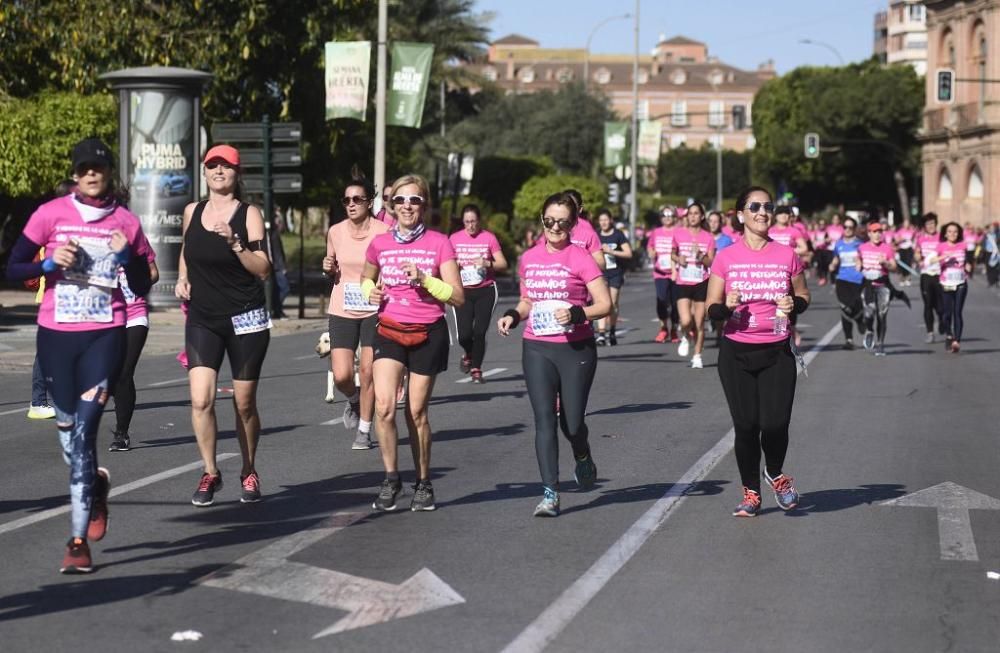 Ambiente en la V Carrera de la Mujer de Murcia