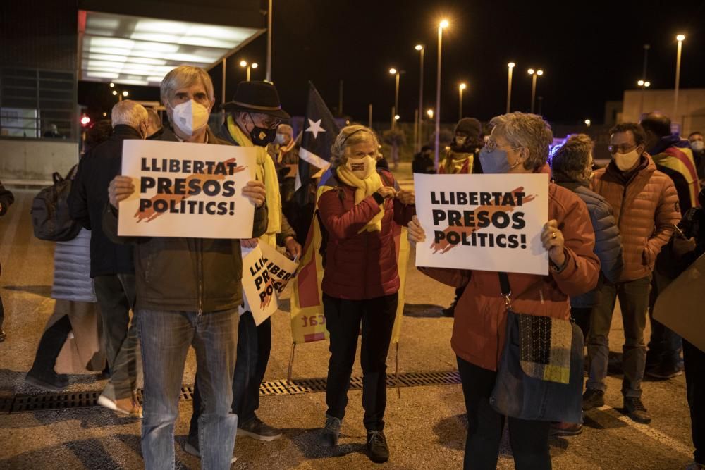 Dolors Bassa en el moment de tornar entrar a la presó