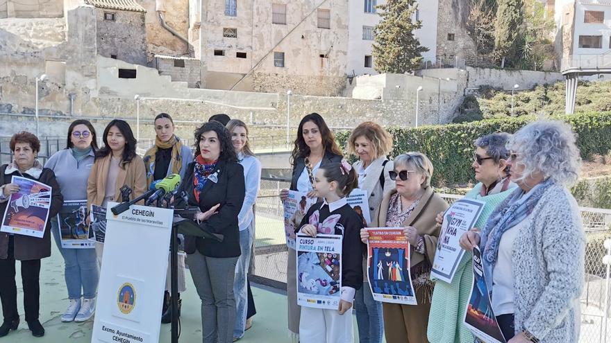 Campañas de concienciación, exposiciones, homenajes y la lectura de un manifiesto forman parte de las actividades del 8M en Cehegín