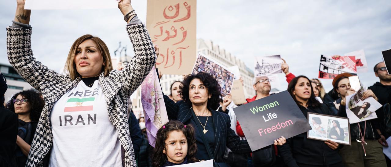 Rally in Berlin following Mahsa Amini&#039;s death