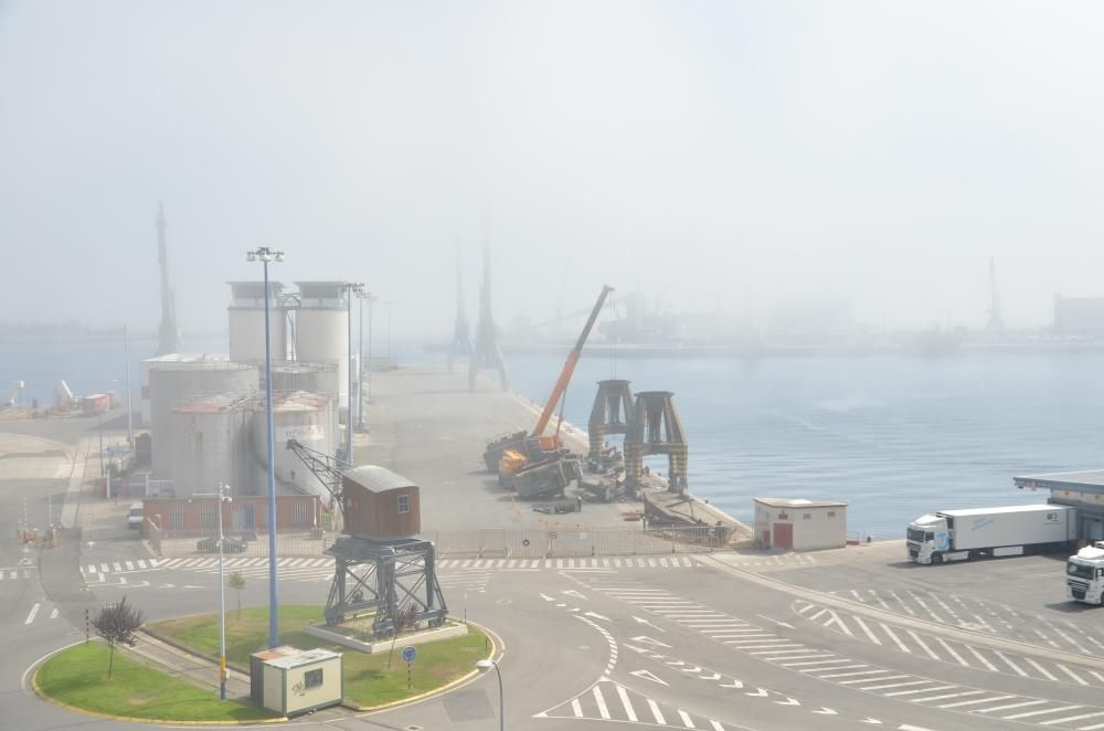Desguace de la memoria portuaria de A Coruña