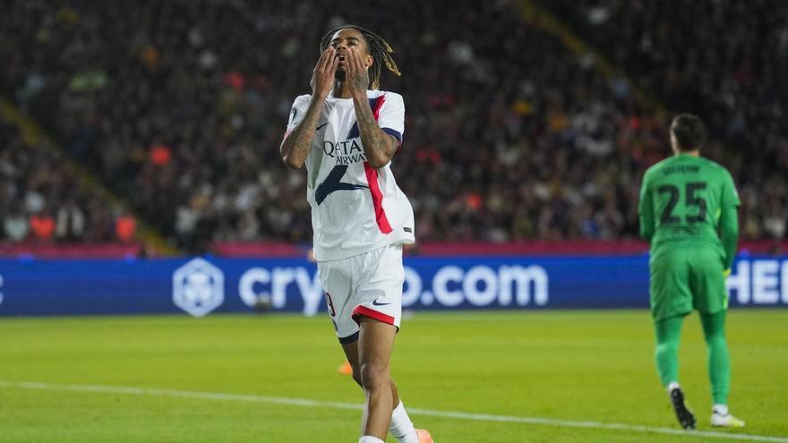 Barcola, en un partido con el PSG.