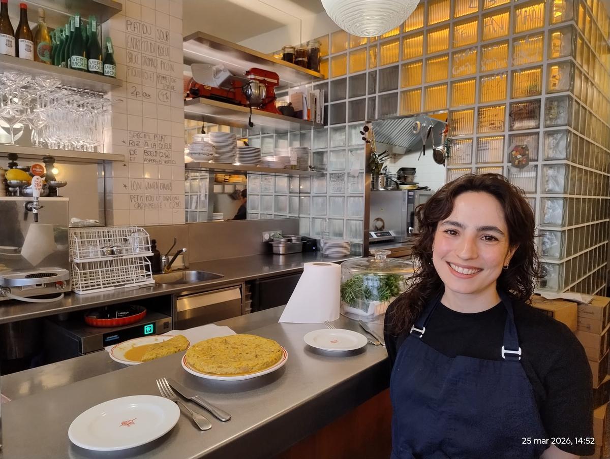 Cecilia Munguira en el restaurante Cantina en el barrio de “Le Marais”, en París.